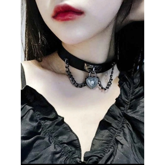 Heart & Chain Choker NEW - Picture 2 of 4
